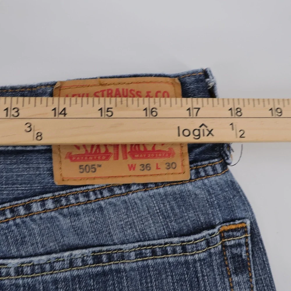 Levi's 505 Regular Fit Jeans 100% Cotton Denim Mens 36x30  (Inseam measures 29